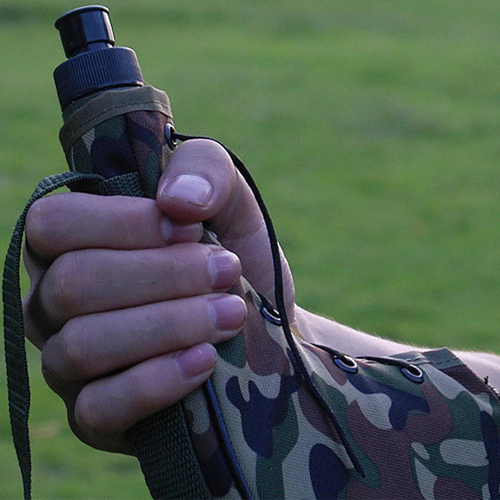 Outdoor-Wasserflasche 800 ml mit Schultergurt für Wanderungen und Rucksacktouren