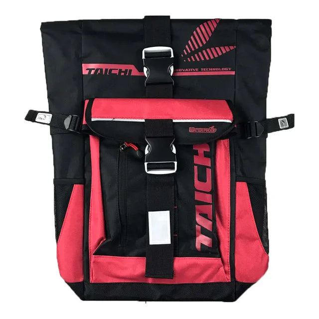 Motorradrucksack. Bietet Platz für einen ganzen Helm, mehrere Fächer.